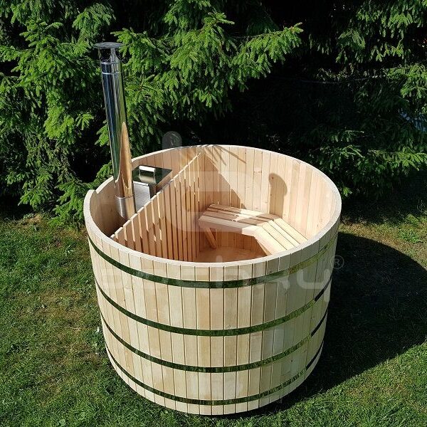 Tub with a stove with a diameter of 2.0 m